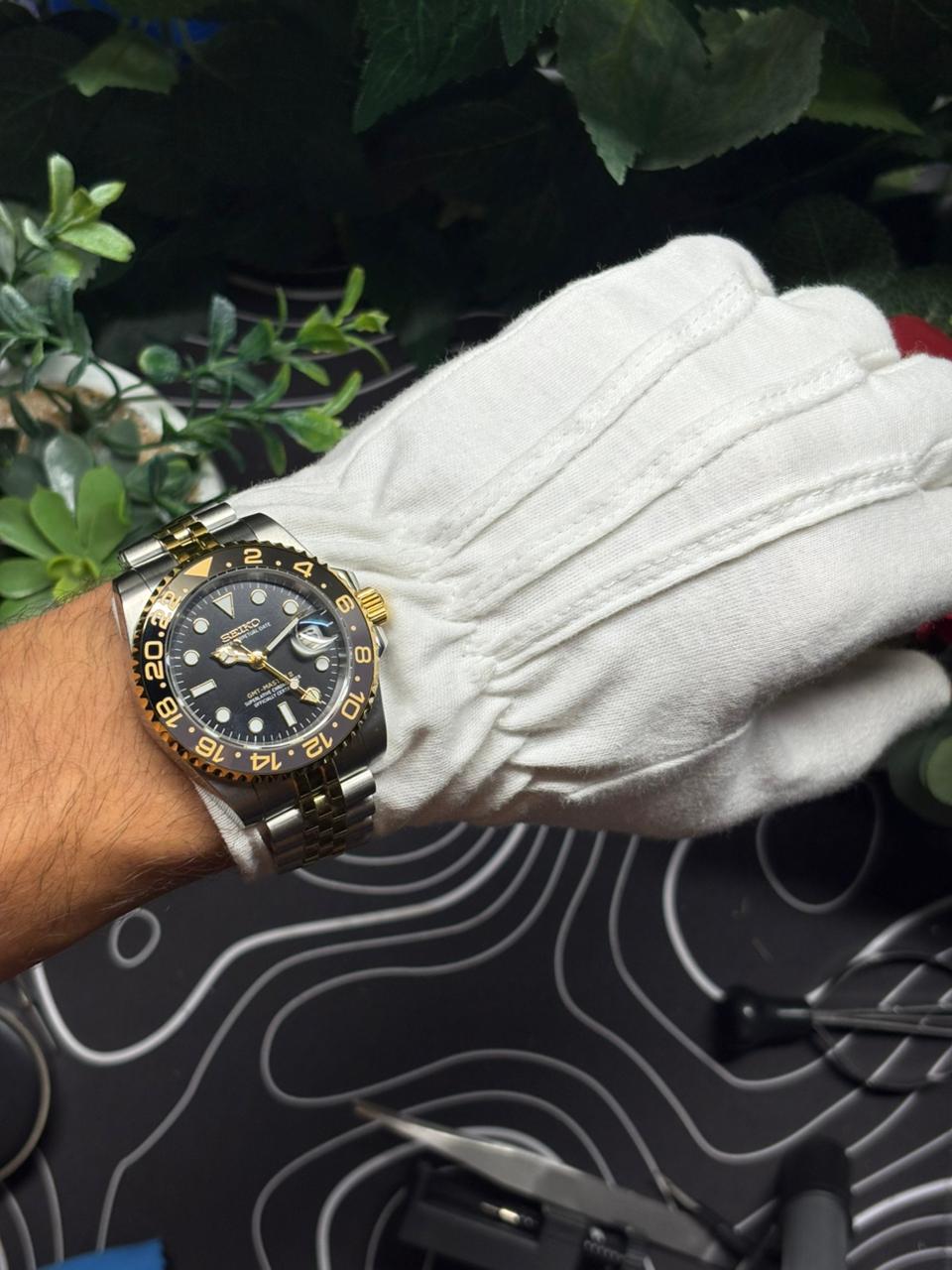 Seiko Mod GMT Twotone Gold Black