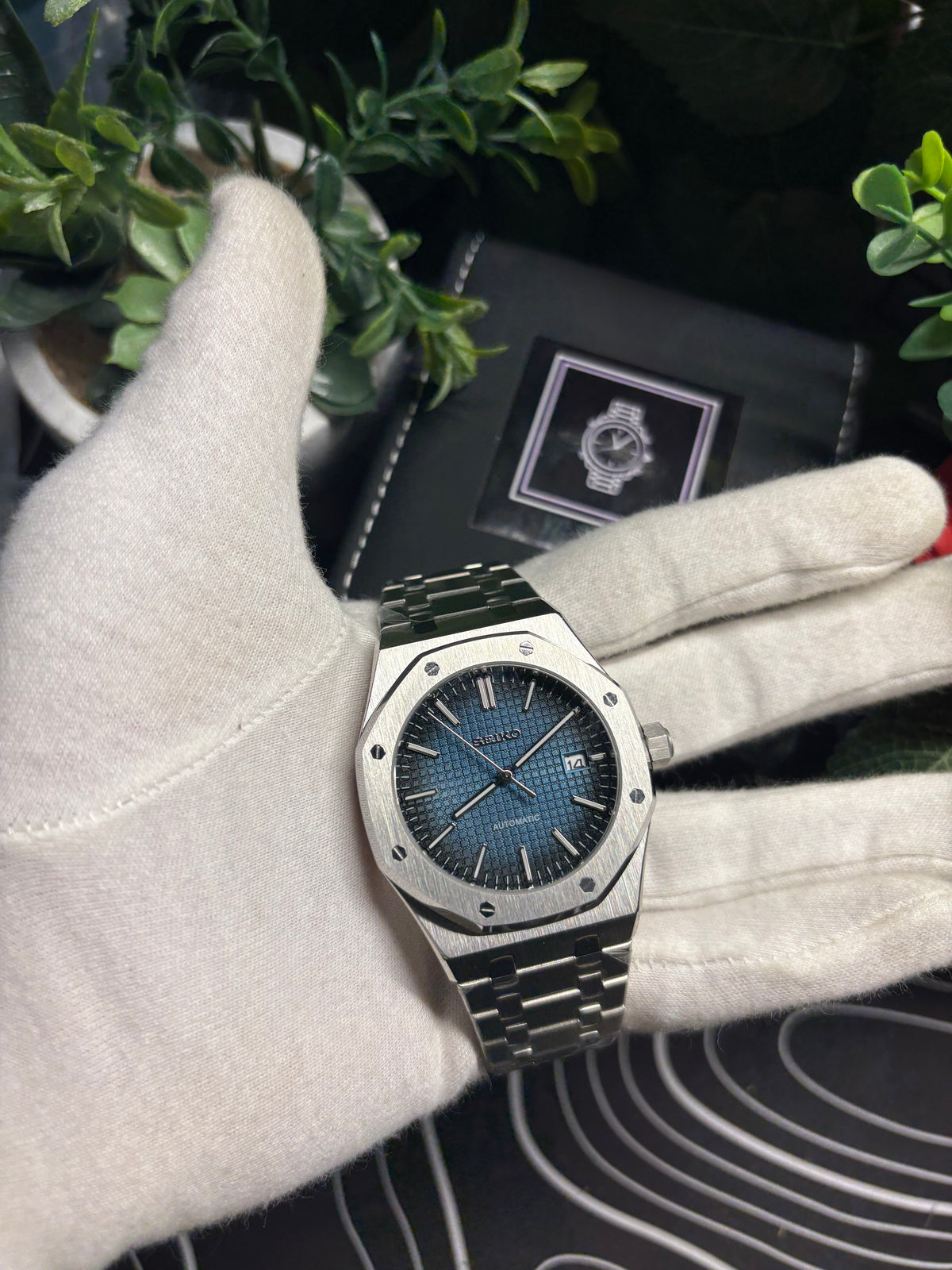 Seiko Mod SeikOak Faded Blue – custom Seiko mod watch by YG MODS (photo 4)