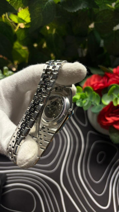 Seiko Mod Land-Dweller Tiffany Blue watch