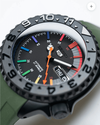 Seiko Mod SKX 5 Arc-en-ciel étoilé