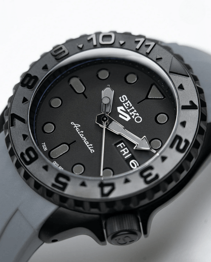 Seiko Mod SKX Stealth Gris